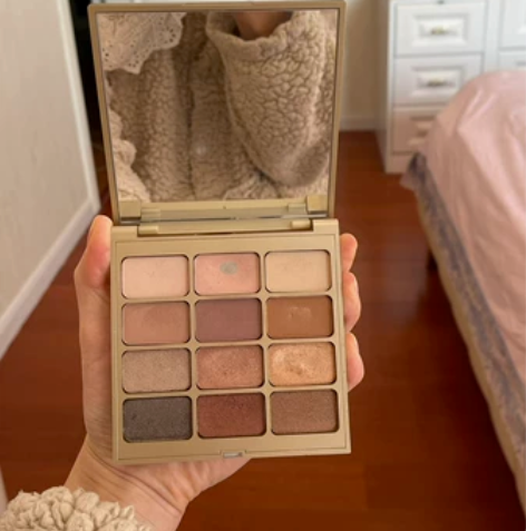 stila诗狄娜12色眼影正品 感兴趣的话...