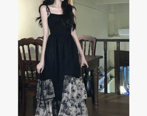 港风复古别致绝美吊带连衣裙收腰显瘦设计感小...