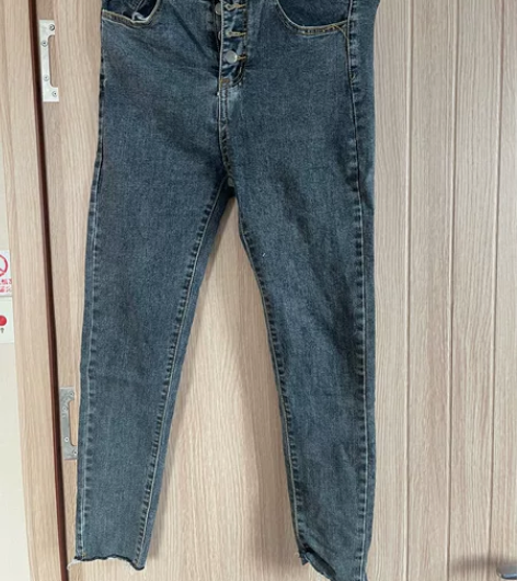 25元包邮！高腰显瘦小脚裤，牛仔裤，直筒牛...