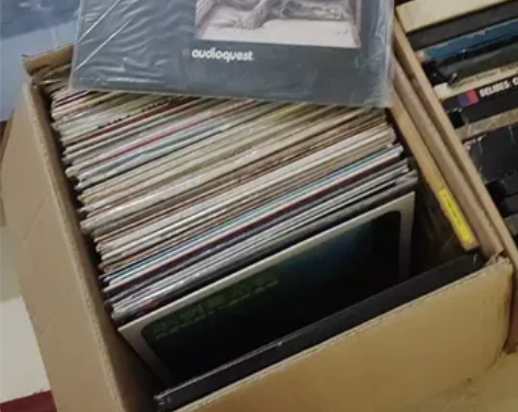 黑胶唱片，有几百张，唱片好新，大部分没有唱...