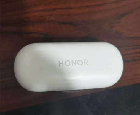荣耀FlyPods3耳机有，降噪使用一年有...