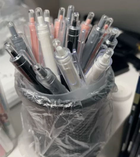 中性笔价格便宜看上私聊。 感兴趣的话点“我...