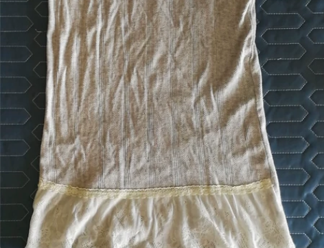 全新均码灰色弹力棉拼接蕾丝背心，弹力非常大...