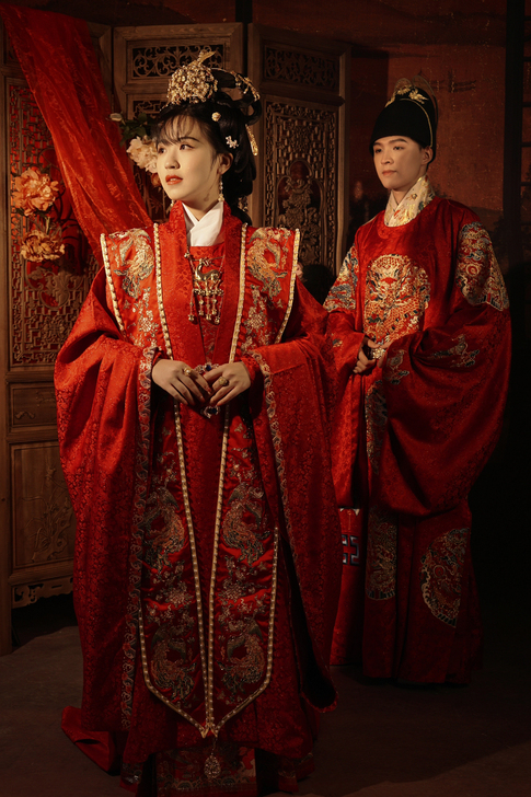 汉服租赁 云河千色 百鸟朝凤 明制婚服金通...
