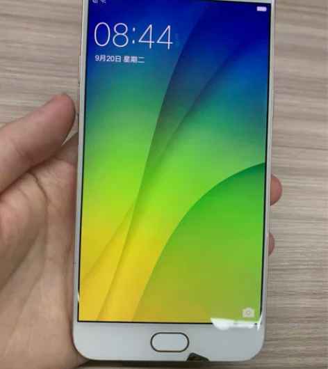 外观很新 oppo R9s 能正常开机使用...