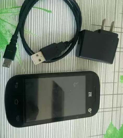 出售中兴移动3G手机，可以正常使用，已经r...