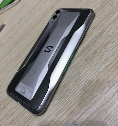 黑鲨游戏手机2  8+128 ①尺寸：16...