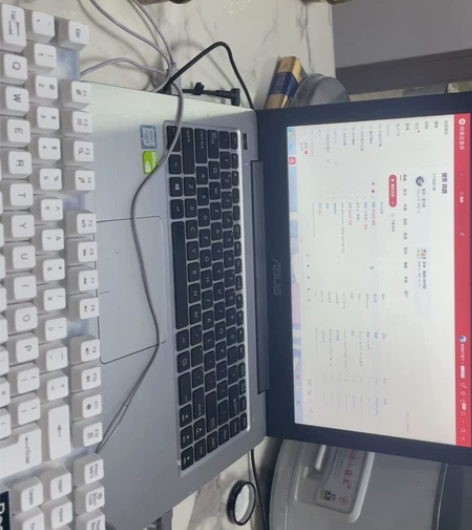 华硕笔记本 打打Cf商务本做做表格还挺好 ...