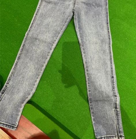 全新牛仔裤M码带商标 感兴趣的话点“我想要...