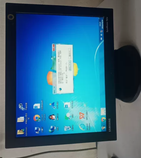 三星153V电脑显示器，功能正常，100元...