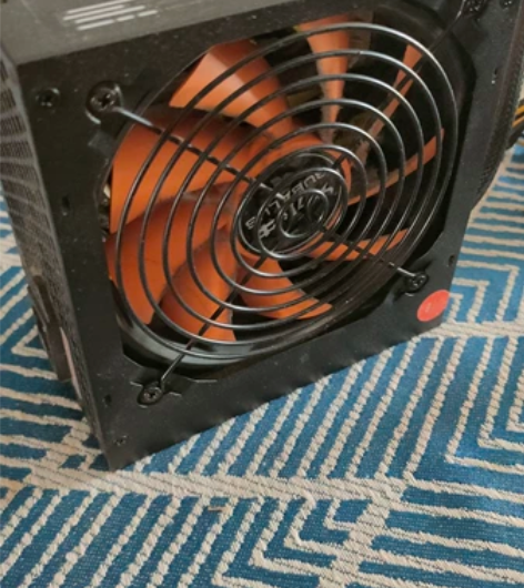大水牛 机箱 电源 400w 淘汰了，成色...