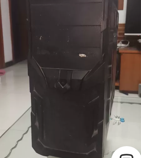 闲置电脑机箱，有尘土，无破损，自提 感兴趣...