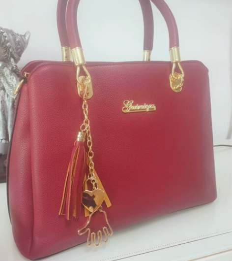 二线商场女士包真皮手提包可作婚包 几乎全新...