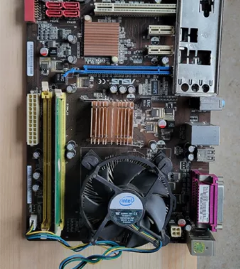 775针电脑主板,含内存,风扇和cpu,感...