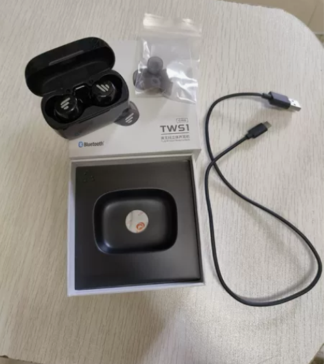 漫步者tws1，9成新，黑色全套，包含左，...