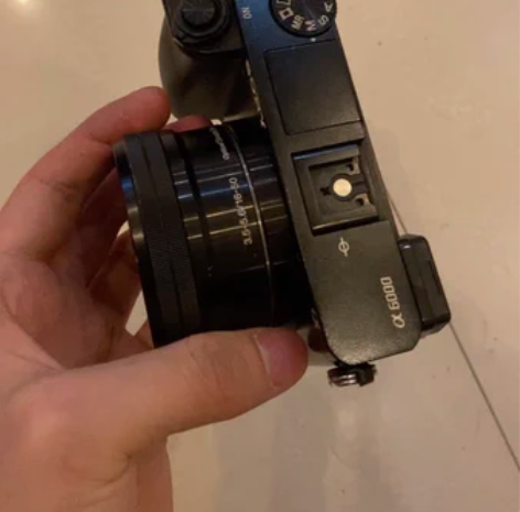 索尼a6000微单 只有个电池了 功能都好...