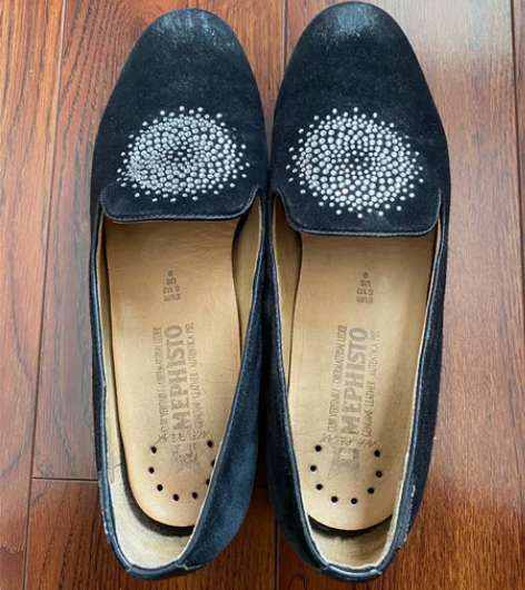 Mephisto黑色牛皮绒面单鞋，鞋面有碎...