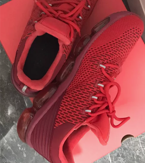 转让一双全新乔丹气垫运动鞋，乔丹专卖店46...