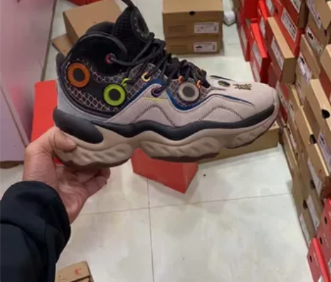 乔丹实战篮球鞋，破影，43码，十一福利价 ...