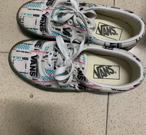 Vans帆布鞋 35码 几乎全新 已经刷过...