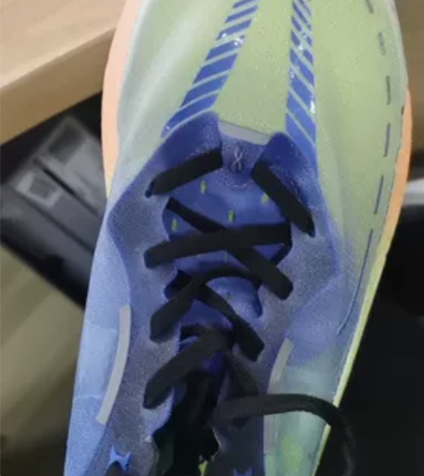 特步 结构缓震 减震旋 44码。盒子丢了，...