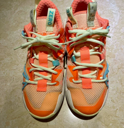 专柜购买的正品，乔丹7码，孩子脚长大了，喜...