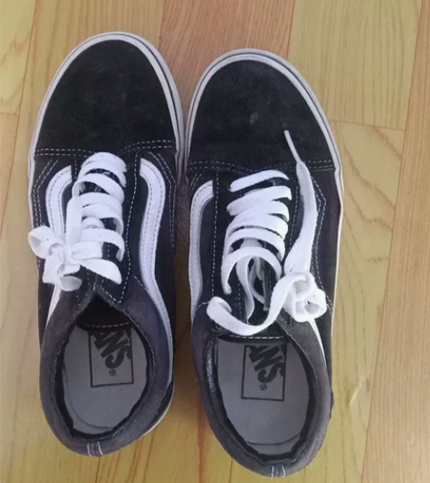 商场购买 vans板鞋 感兴趣的话点“我想...