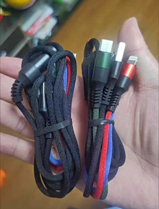 (6.9元包邮三合一充电线伸缩苹果数据线安...