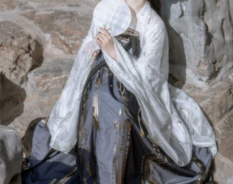 ?艺缕 汉服 新旧程度  穿1洗1 正！?...