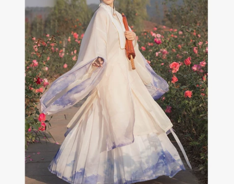 五五年原创汉服    只穿过两次，盒子吊牌...