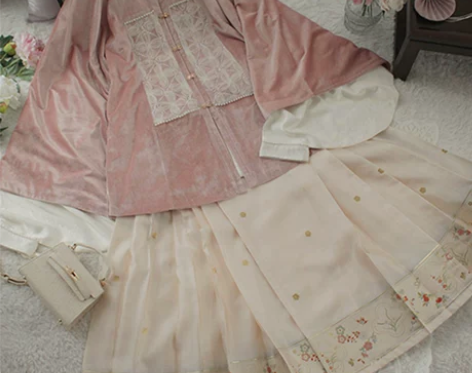 原创北渚丝绒珠片绣加绒方领袄 水田纹竖领袄...