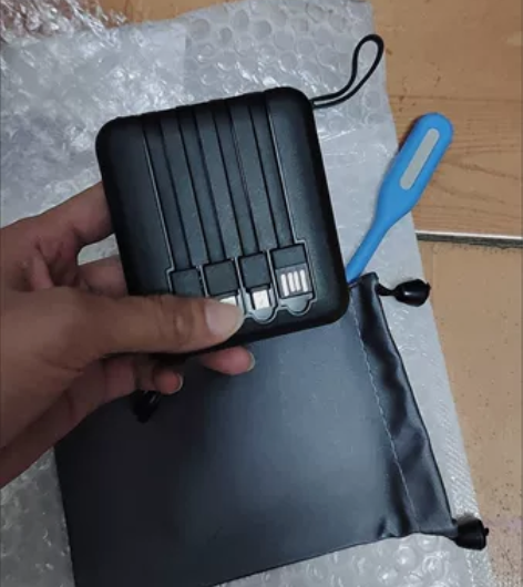 闲置一款 快充自带线20000毫安充电宝迷...