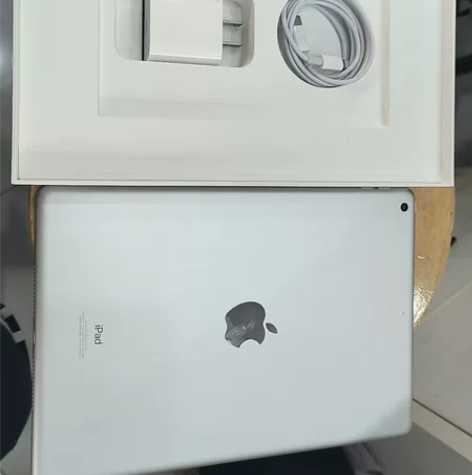 几乎全新的第九代ipad   64g，便宜...