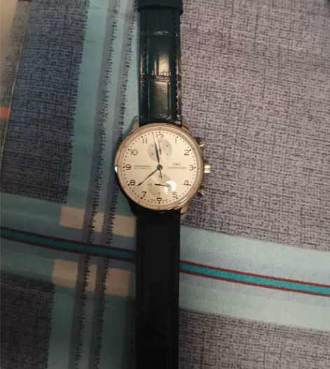 Iwc万国手表，很新，一切正常，没包装，人...