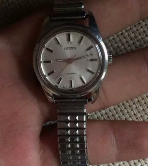 西铁城手表 成色非常好 走时正常 感兴趣的...
