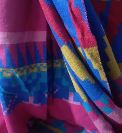 波普艺术风/彩色围巾 料子很厚，质量超级好...