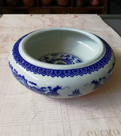 青花笔洗。 品相尺寸如图,看好出价。偏远省...