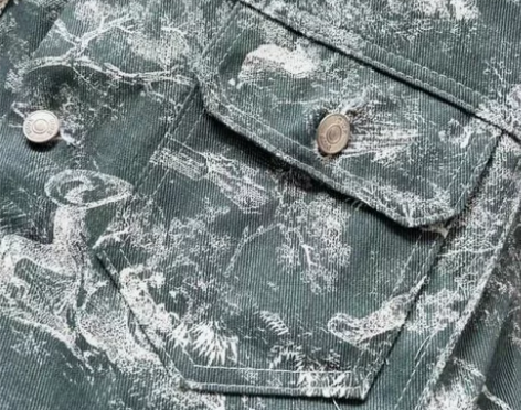 印花牛仔外套 经典的动物园印花系列 面料采...