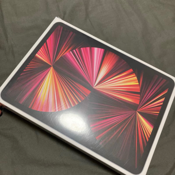 出一台全新未拆封ipadpro2021，1...