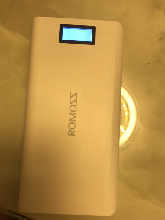 罗马仕正品充电宝，买上一次也没用过，低价出