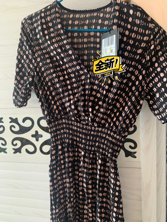 商场购入  品牌ZII  昨天整理衣服找出...