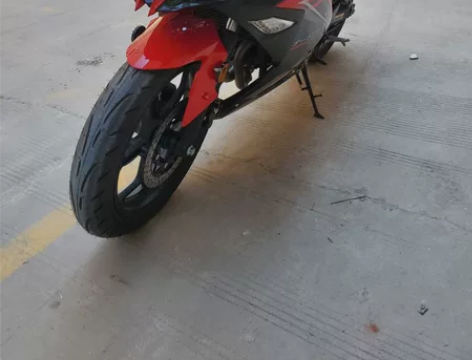 个人一手车,国威250,双缸,跑了2千出头...