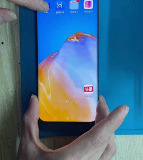 华为p40p原换面总成,lg版本,顶部小漏...