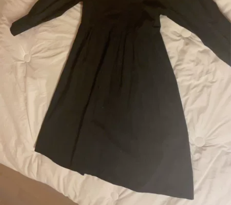 法式连衣裙纯黑唯品会购入买小了S码 感兴趣...