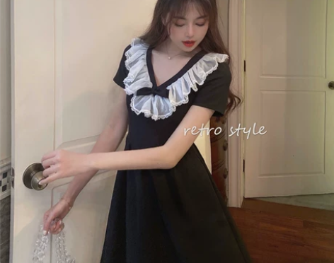 夏季2020新款韩版法式复古蕾丝边黑色连衣...