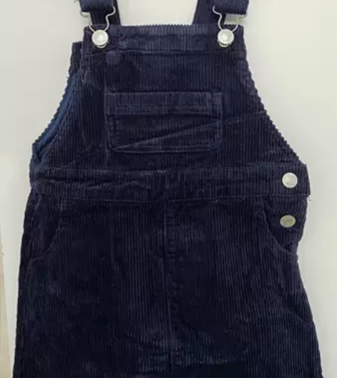 全新秋冬背带裙两条60，35一条。 感兴趣...