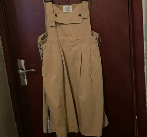 背带裙 9.999新 s码  但我感觉平时...