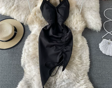 性感挂脖抹胸连衣裙2021夏季新款紧身显瘦...