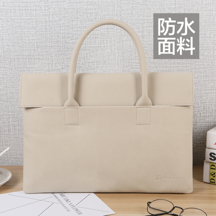 笔记本电脑包，一直放在衣柜里，一次没拿出过...