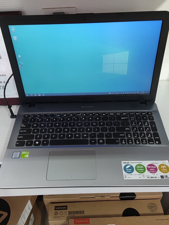 华硕VM592U，i7 7500U，  4...